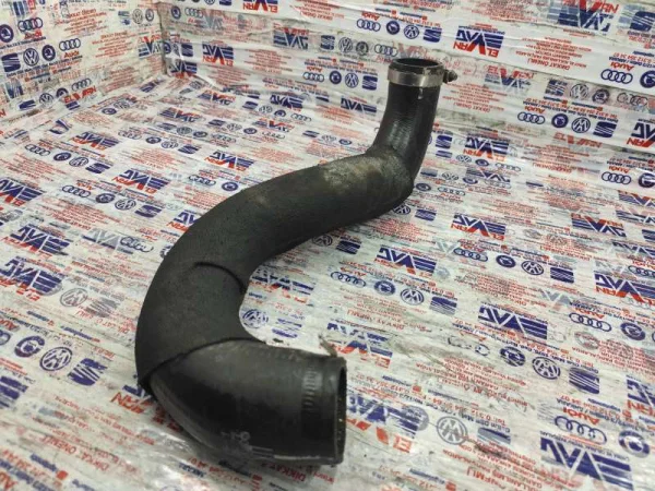8K0145738AF | Sağ İntercooler Hortumu | Audi A4, A5 VAG