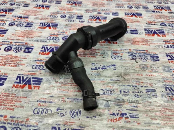 8W0122293AE | Audi A4 Hortum Bağlantı Rakoru VAG