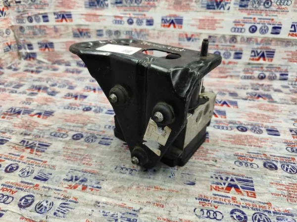 7E0614711A | VW Transporter ABS Beyin Braketi VAG