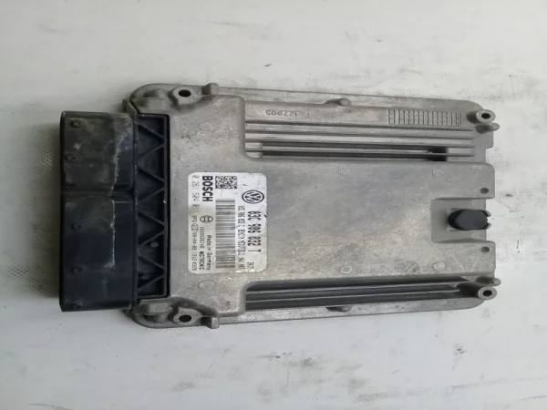 03C906032T | VW Tiguan Motor Beyni VAG