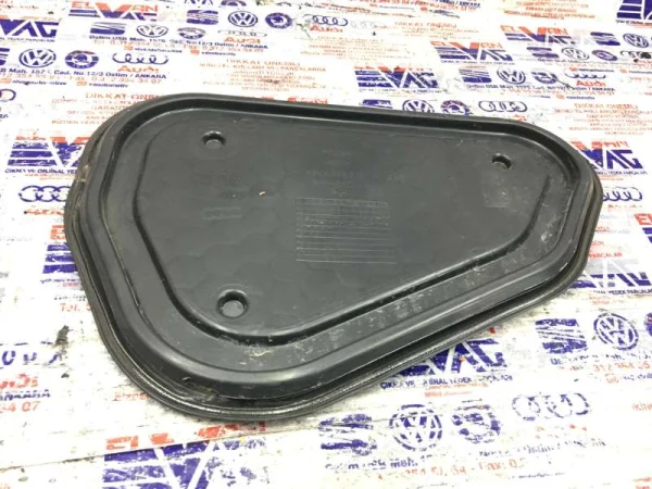 8V4839915A | Sol Arka Kapı İç Erişim Kapağı | Audi A3, RS 3 VAG
