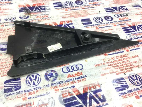 8R0853273J | Audi Q5 Çamurluk Ağzı Çıtası VAG