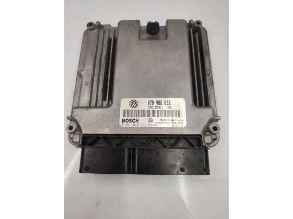 070906016 | VW Transporter Motor Beyni VAG