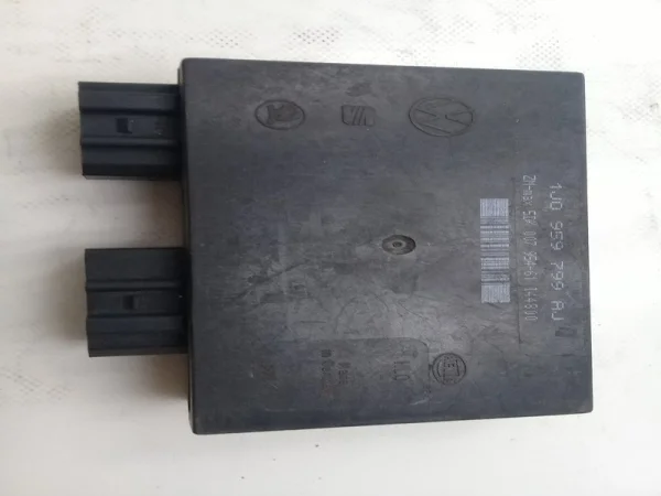 8D0907558F | VW Passat Motor Beyni VAG
