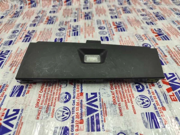 5F1863475C | Seat Leon Bagaj Havuzu Kapağı VAG