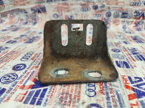 7H0857087B | VW Transporter Göğüs Bağlantı Braketi VAG