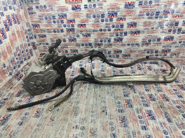 059121147F | Soğutma Suyu Flanşı | Audi A4, A5, A6, A7, Q5 VAG