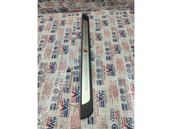 8W0947418A | Audi A4 Sağ İç Kapı Eşiği VAG