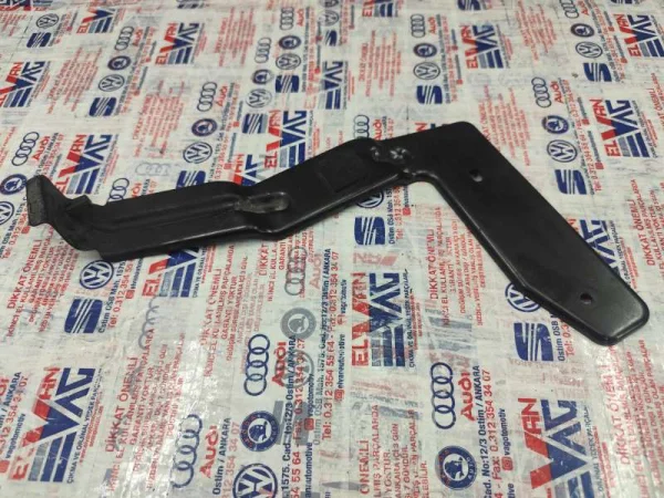 8W5807330A | Audi A4 Arka Sağ Tampon Tutucu Demiri VAG