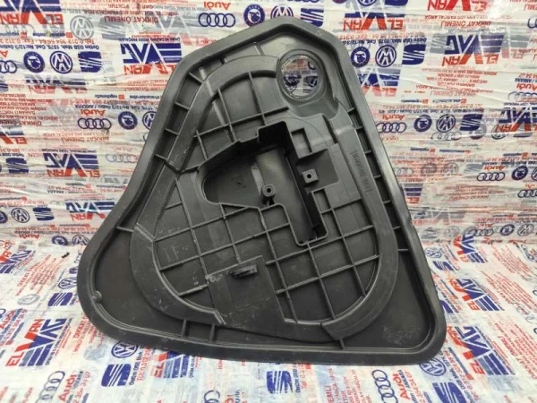 8T8839915 | Audi A5 Sol Arka İç Kapı Kaplaması VAG