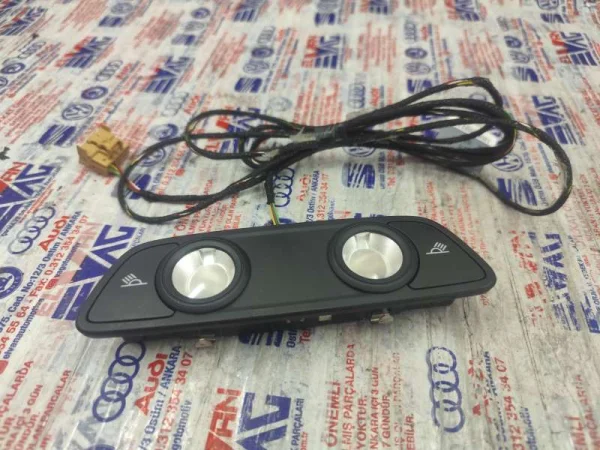 8W0947111 | Audi A4 Arka Tavan Lambası VAG