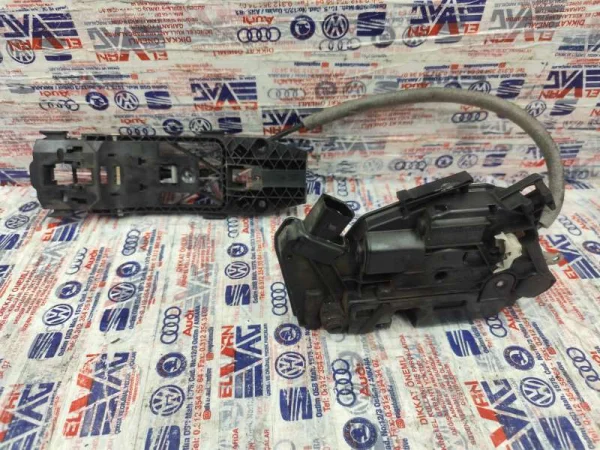 5N0839015 | VW Amarok Arka Sol Kapı Kilidi VAG