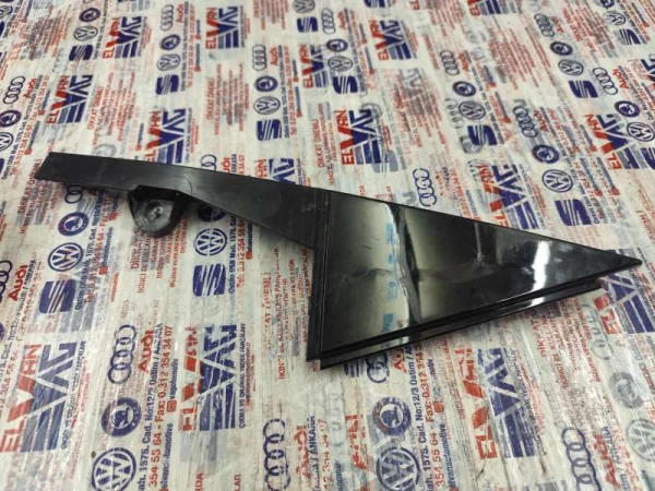 2G6839909D | Arka Sol Kapı Cam Çıtası | VW Polo, Taigo VAG