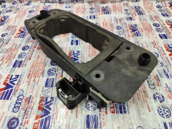 5G0863525A | VW Golf Orta Konsol Klipsi VAG