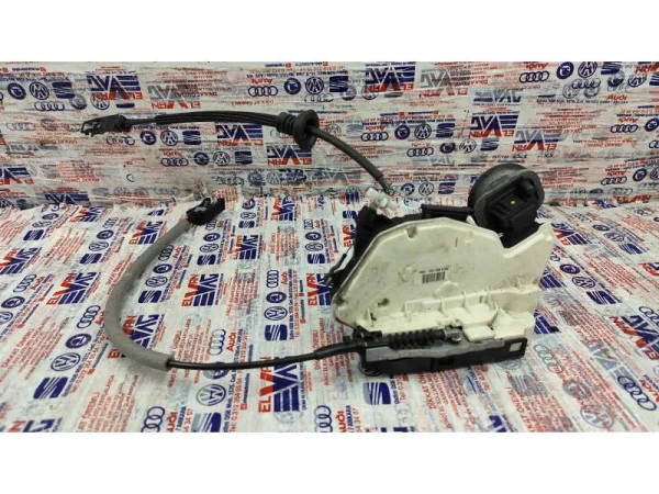 5K4839015D | VW Golf Arka Sol Kapı Kilidi VAG