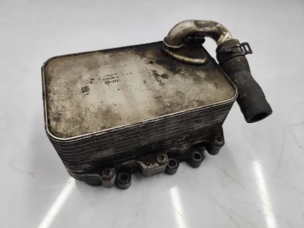 059117015R | Yağ Soğutucusu | Audi A4, A5, A6, A7, Q5 VAG