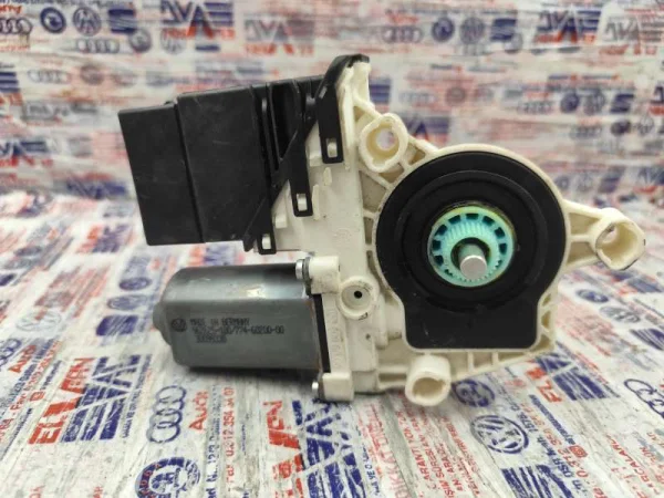 5N0959704B | VW Tiguan Arka Sağ Cam Kriko Motoru VAG
