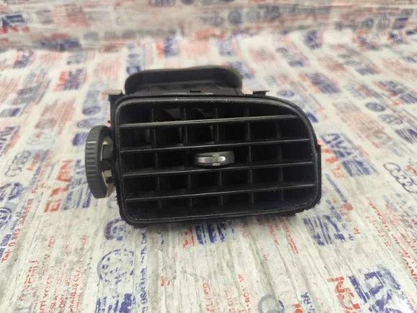 6RF819704C | Sağ Ön Havalandırma Izgarası | VW Polo - Skoda Rapid VAG