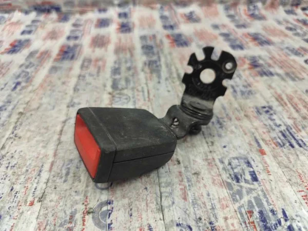 8W0857740C | Audi A4 Arka Emniyet Kemeri Tokası VAG
