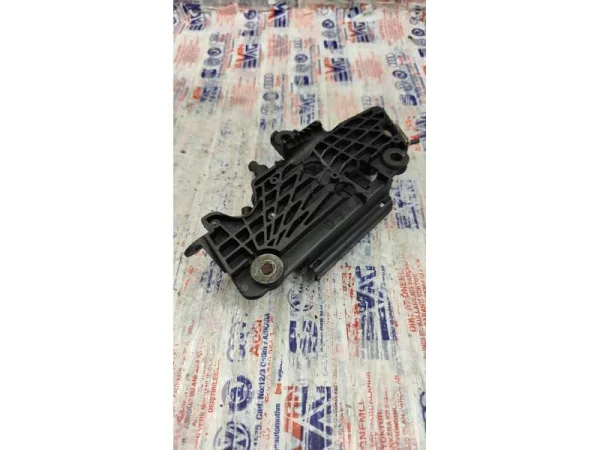 078133365C | Sabitleme Plakası | VW Passat - Audi A4, A6, A8 - Skoda Superb VAG