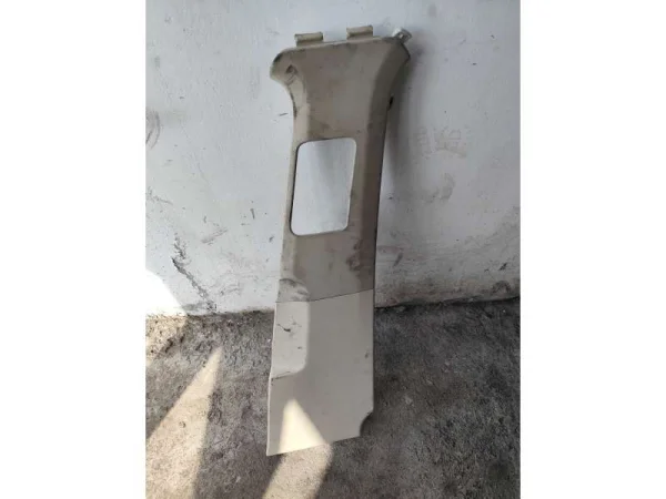 7P6867240AJ | VW Touareg Sağ İç B Sütunu Kaplaması VAG