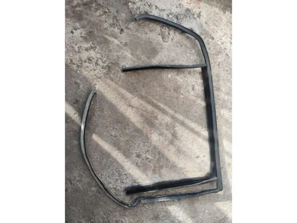5G6839432B | VW Golf Ön Sol Kapı Camı VAG