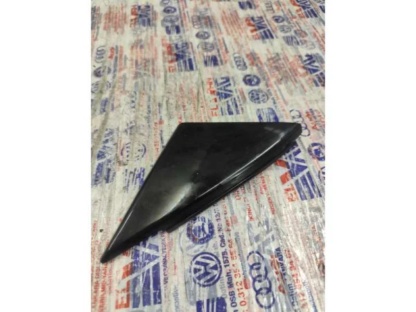 81A837637B | Sol Ön Kapı Köşe Çıtası VAG