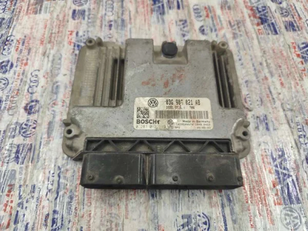 03G906021AB | VW Passat Motor Beyni VAG