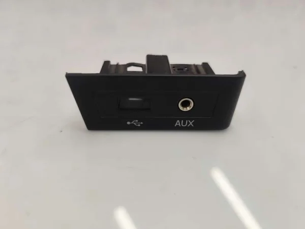 5JB035727 | USB Aux Giriş Soketi | Seat Toledo - Skoda Rapid VAG