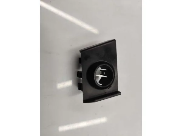 8V3919267F | Audi A3 Sol Park Sensörü Tutucusu VAG