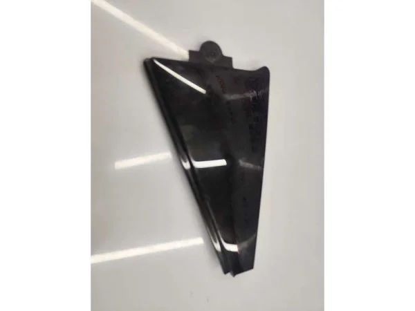 8R0853273H | Audi Q5 Sol Arka Üçgen Cam Çıtası VAG