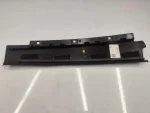 8U0839902A | Audi Q3 Arka Sağ Dış Kapı Direk Çıtası - 3