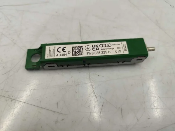 8W6035225B | Sol Üst Anten Amplifikatörü VAG