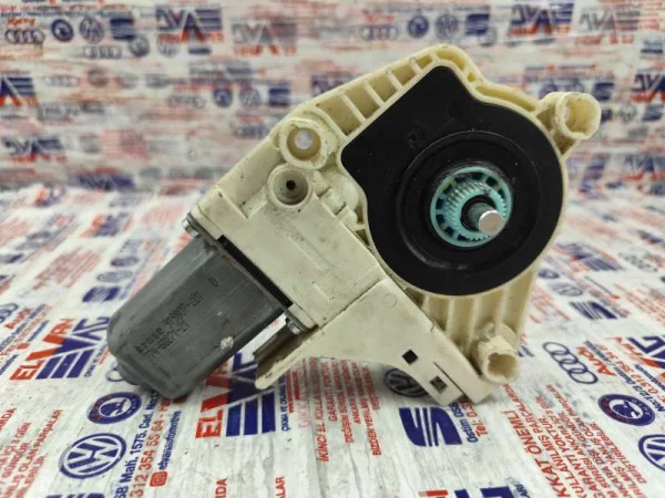 8K0959802B | Sağ Ön Cam Motoru | VW Touareg - Audi A6, A7, A8, Q3 - Seat Alhambra VAG