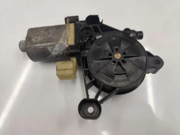 5Q0959801B | Elektrikli Sol Ön Cam Motoru | VW Golf, Tiguan - Audi A3, RS 3 - Seat Ateca, Leon VAG