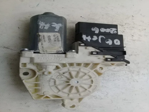 1K5839402L | VW Jetta Sağ Arka Cam Motoru VAG