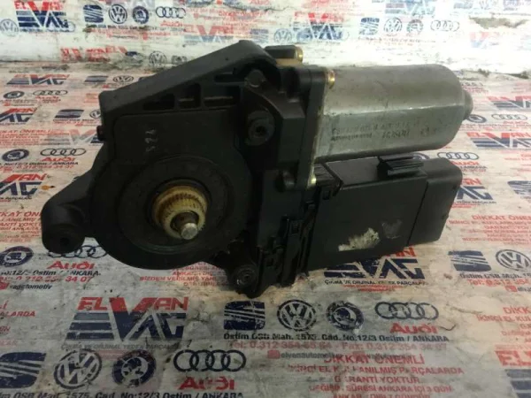 1K5839401L | VW Jetta Sol Arka Cam Motoru VAG