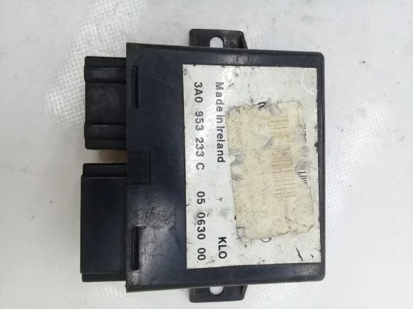 3A0953233C | Merkezi Kilit Beyni | VW Passat, Polo - Seat Cordoba VAG