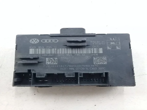 8X0959795D | Kapı Beyni | Audi A1, Q3 - Skoda Superb, Yeti VAG