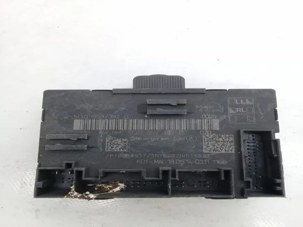 5Q0959392B | VW Golf Kapı Beyni VAG