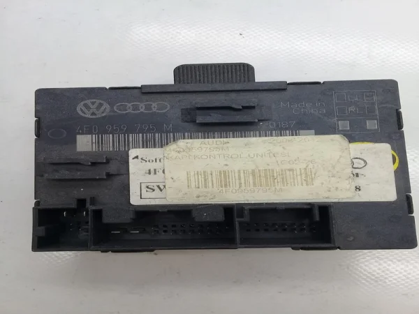 4F0959795M | Kapı Beyni | Audi A4, A6, Q5, Q7 VAG