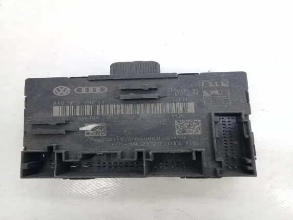 8T0959792H | Kapı Beyni VAG