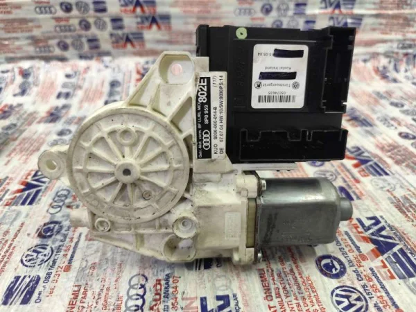 8P0959802A | Audi A3 Sağ Ön Cam Motoru VAG
