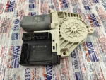 1K0959792C | Sağ Ön Cam Motoru ve Beyni - 1