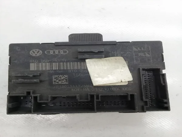 8T0959793H | Kapı Beyni VAG