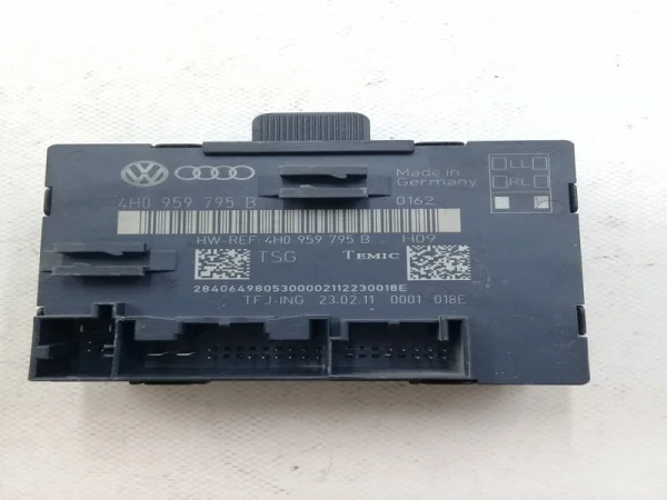 4H0959795B | VW Touareg Kapı Beyni VAG