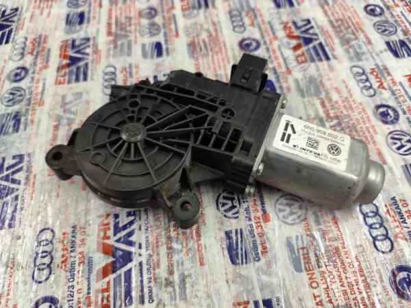6R0959802Q | Sağ Ön Cam Motoru | VW Amarok - Seat Ibiza VAG