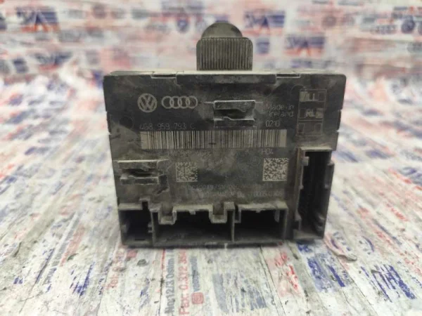 4G8959793C | Kapı Beyni VAG