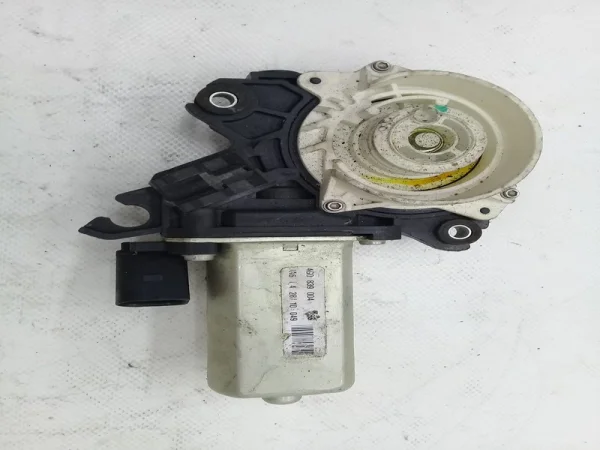 4G0839004 | Kapı Vakum Motoru VAG