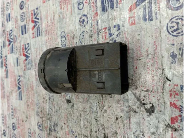 3B0941531C | Far Düğmesi | VW Passat - Skoda Citigo, Fabia, Octavia, Superb VAG